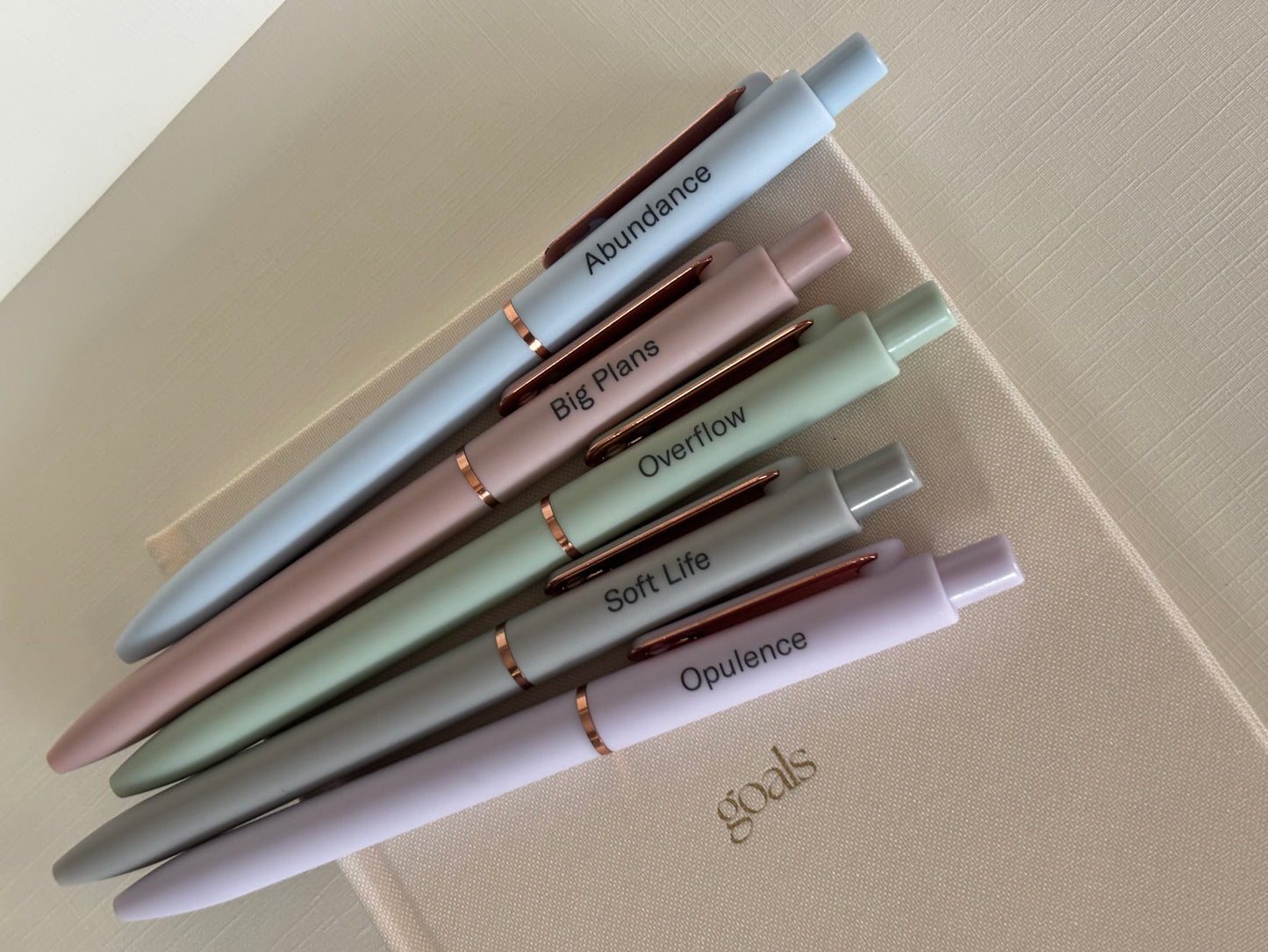 The Grounded Pen Set